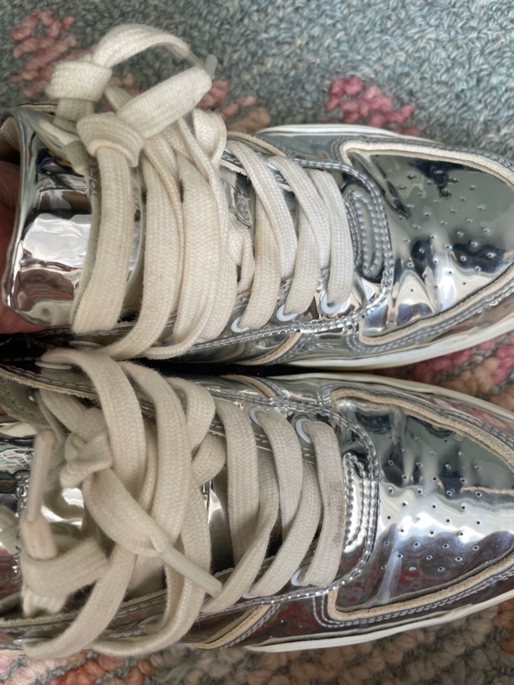 Tory Burch Clover Court Silver Sneakers Women 7.5 - Picture 11 of 13
